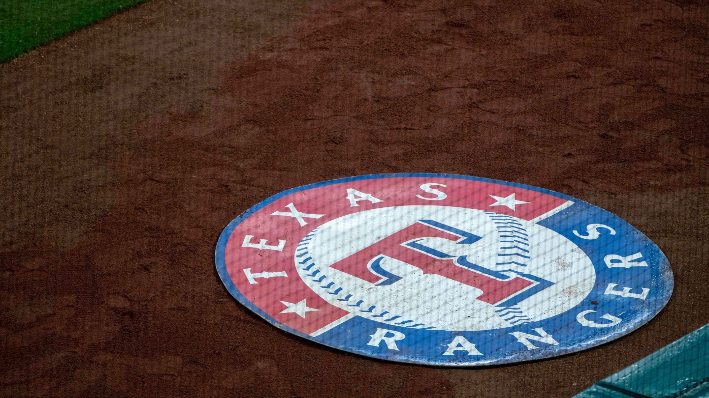 Rangers lose top prospect, infielder Sebastian Walcott, to UCL injury and surgery