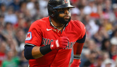 Report: D-Backs add Carlos Santana on 1-year deal