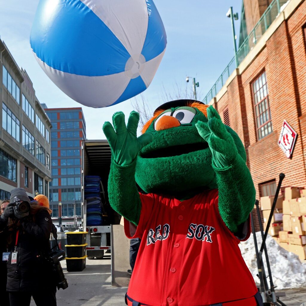 Glimmers of hope in an otherwise inauspicious Red Sox Truck Day