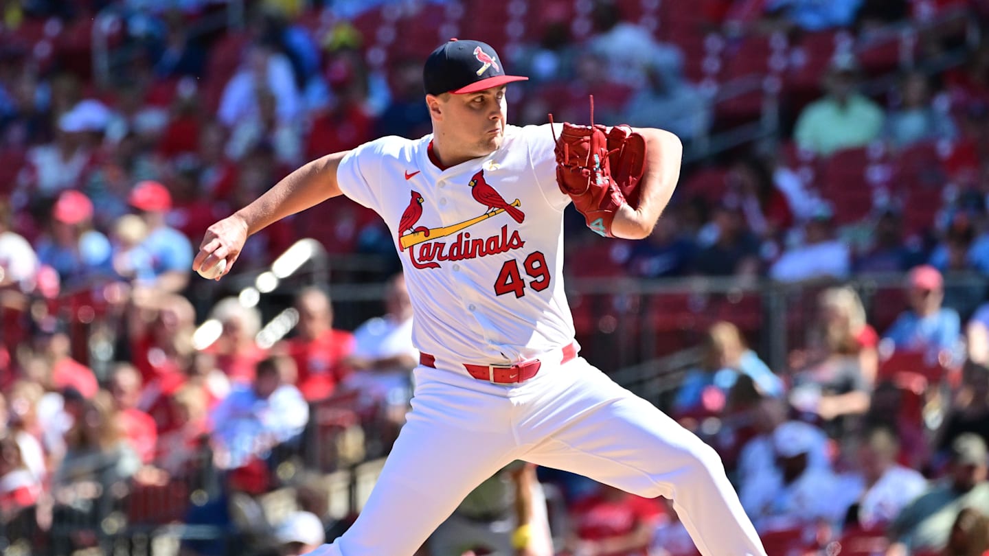 Sep 7, 2025; St. Louis, Missouri, USA;  St. Louis Cardinals pitcher Matt Svanson (49) pitches against the San Francisco Giants at Busch Stadium. Mandatory Credit: Tim Vizer-Imagn Images