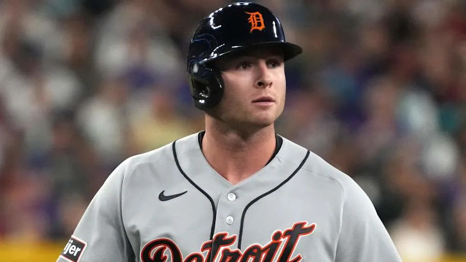 Colt Keith awaiting a pitch from second base.