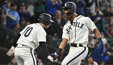 Mariners Debut Seattle Steelheads Throwback Uniforms in Photo to Honor Negro League Team