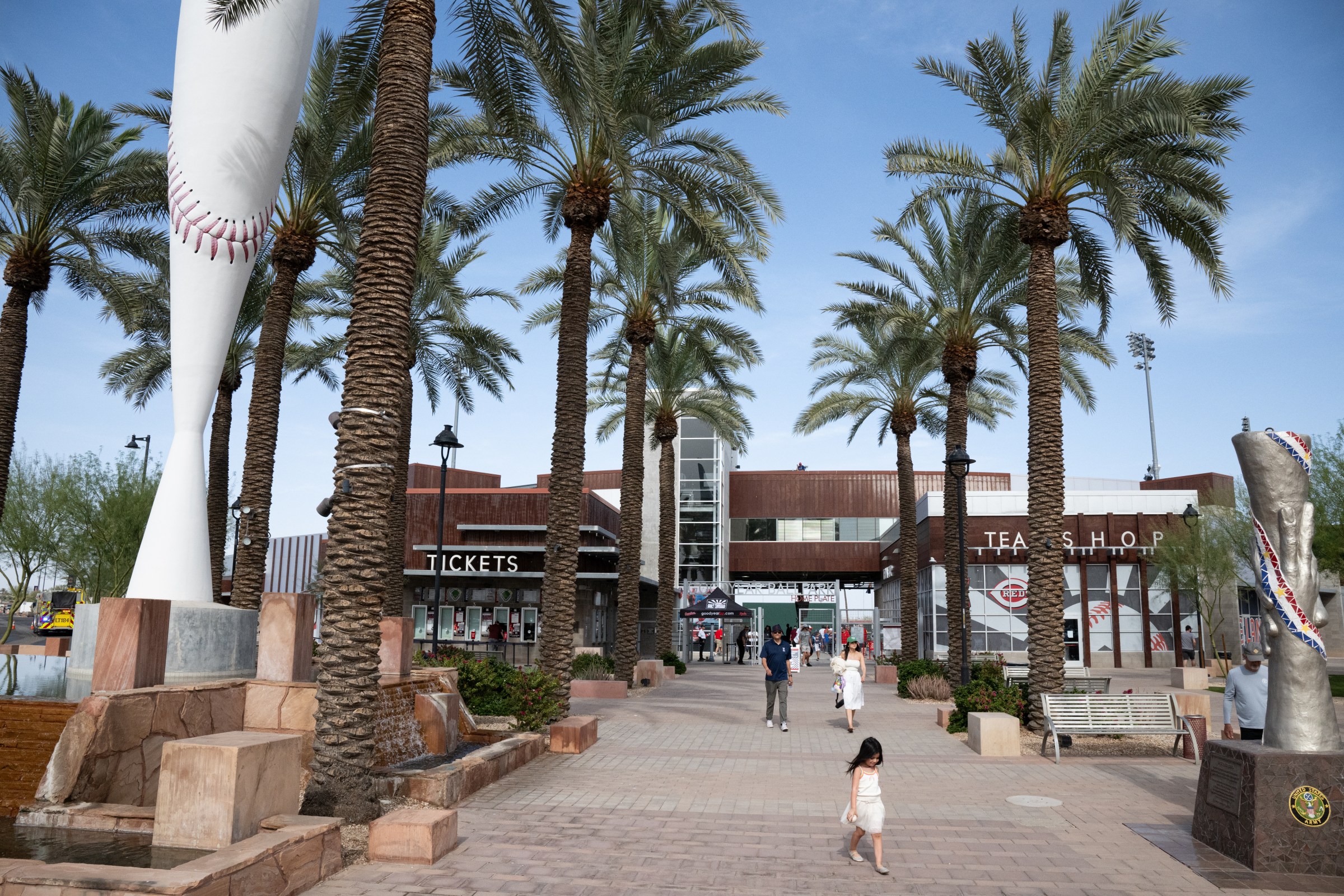 Cubs vs. Reds at Goodyear Monday 3/2 live discussion threads