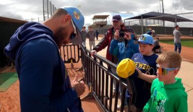 Brewers spring training, players cherish fan interactions