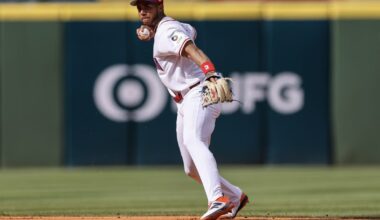 Jeremy Peña injured in WBC exhibition, set to see hand specialist