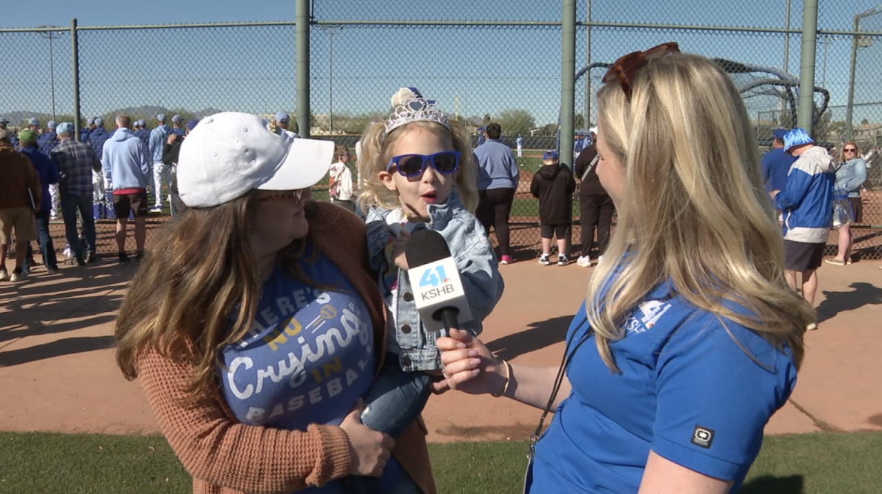 Jeanna Gower and her daughter Scarlett.png