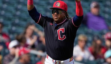 Guardians say 3B José Ramírez feeling better and sore shoulder 'should be just fine in a few days'