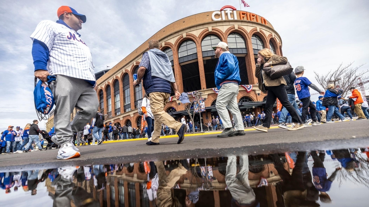 Mets fans at Citi Field now can hear real-time radio broadcasts of games