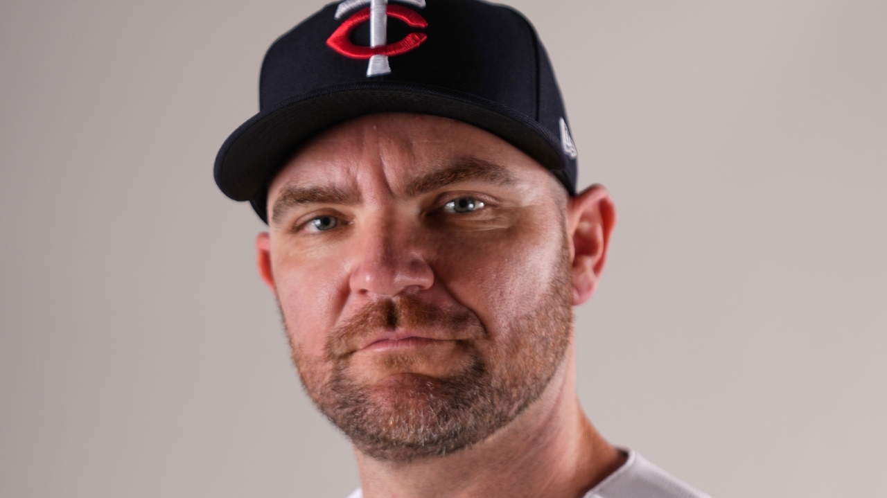 Minnesota Twins release Liam Hendriks from minor league contract