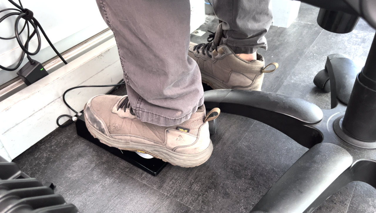 wire cam foot pedals.png