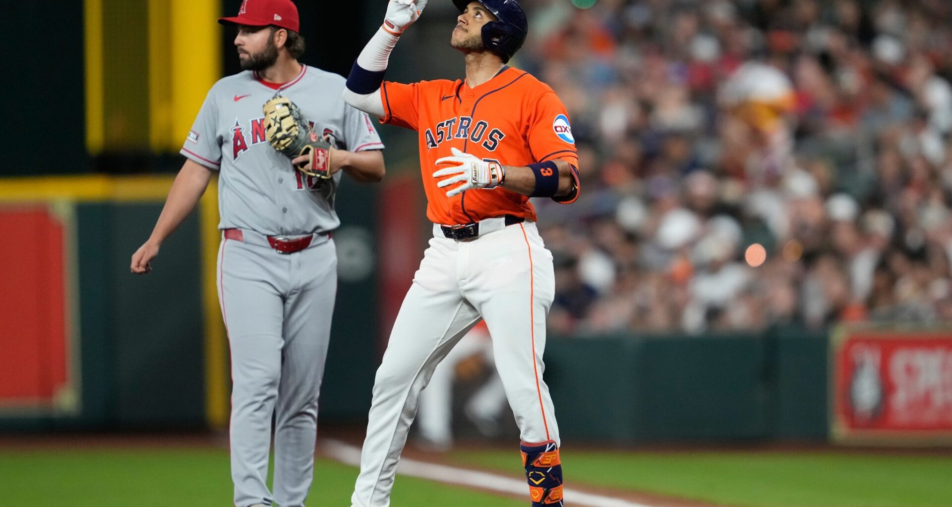 Astros shortstop Peña returns after broken finger kept him from opening day