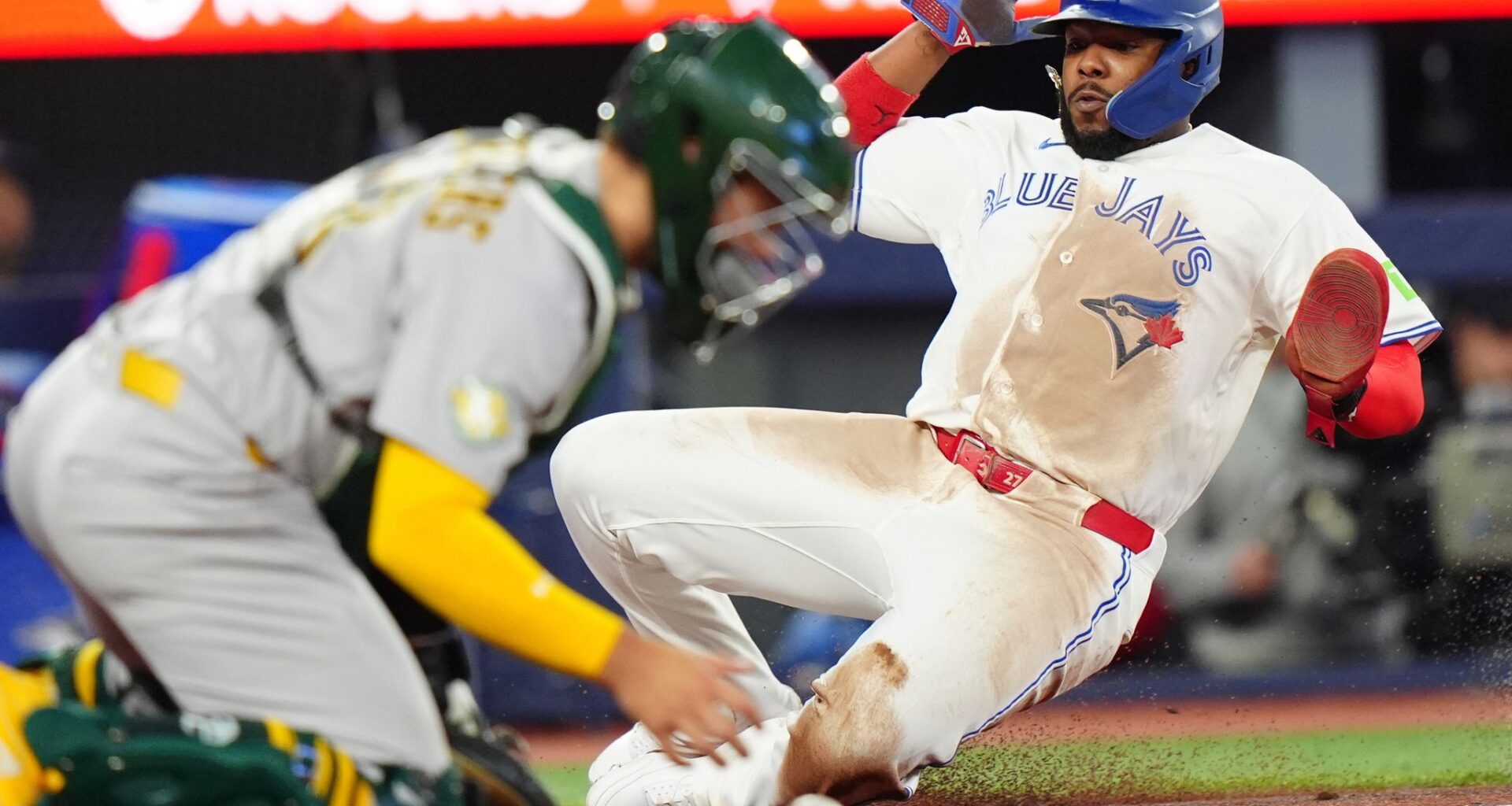 Ernie Clement has walk-off hit in 11th inning as Blue Jays defeat Athletics 8-7