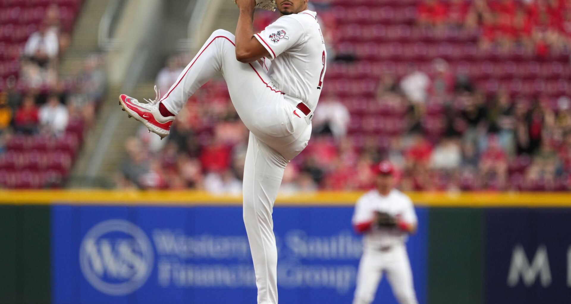 Chase Burns notches 1st major league win in Reds' 2-0 victory over Pirates