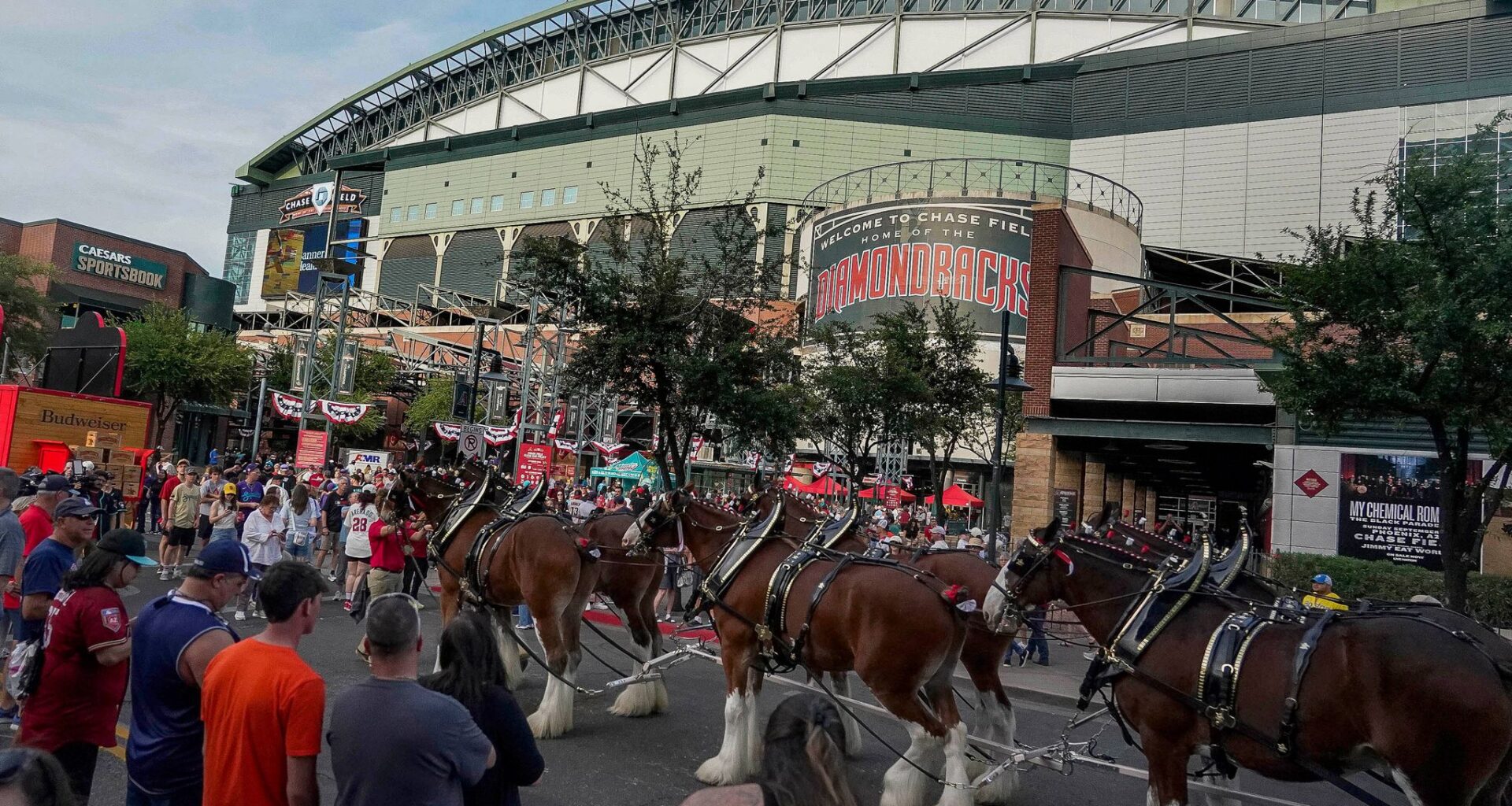 New ribbon boards cause partly obstructed views at D-backs' Chase Field
