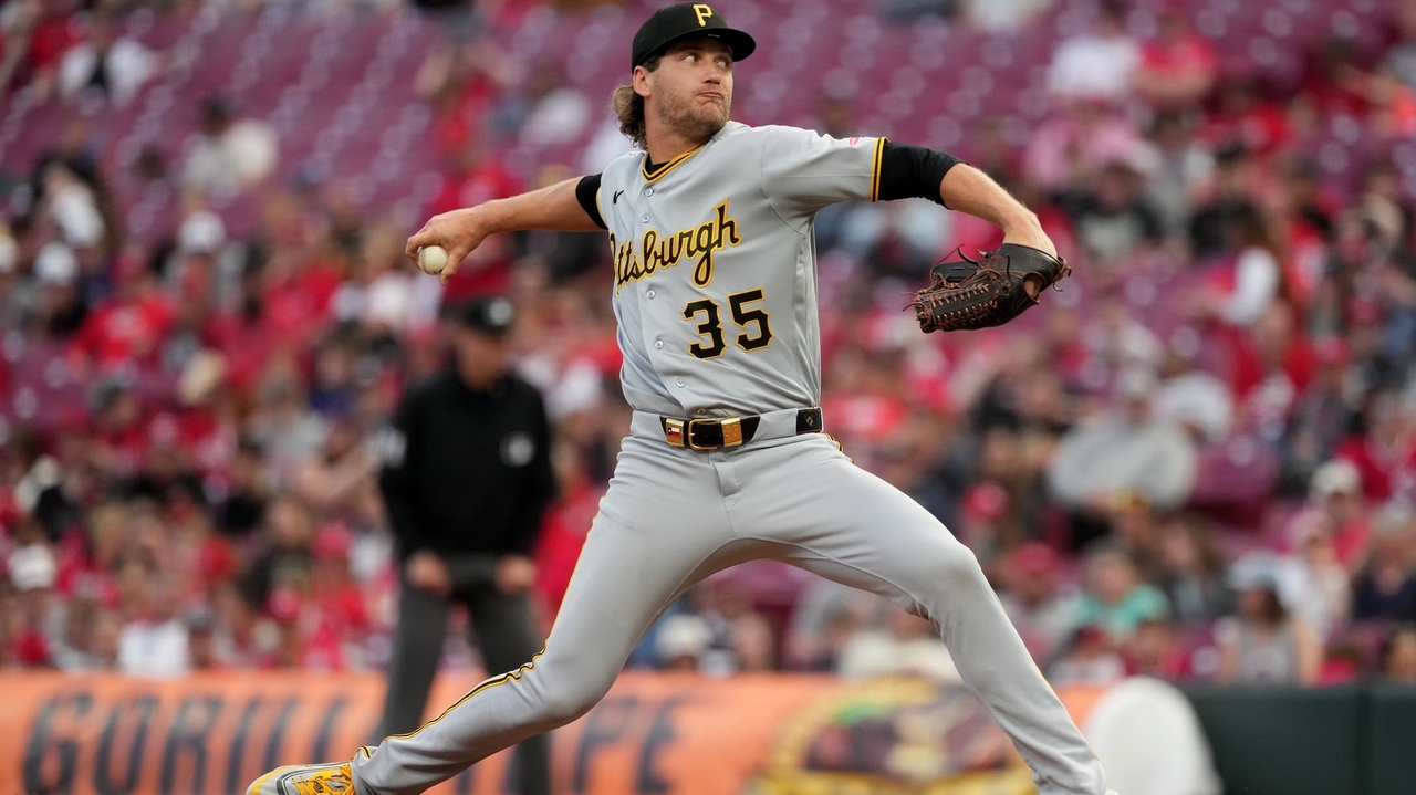 Chase Burns notches 1st major league win in Reds' 2-0 victory over Pirates