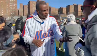 Mets legends Dwight Gooden, Endy Chavez show up for NYC Little League season opener