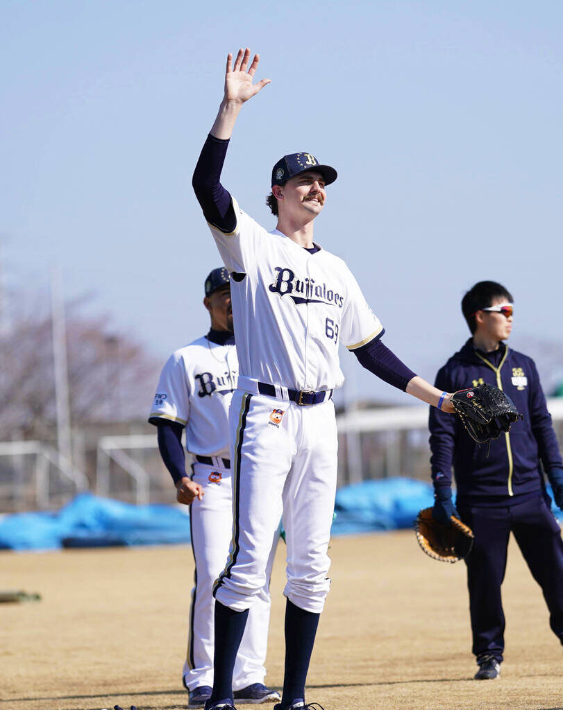 Shawn Jerry, the tallest player in major league history at 213cm