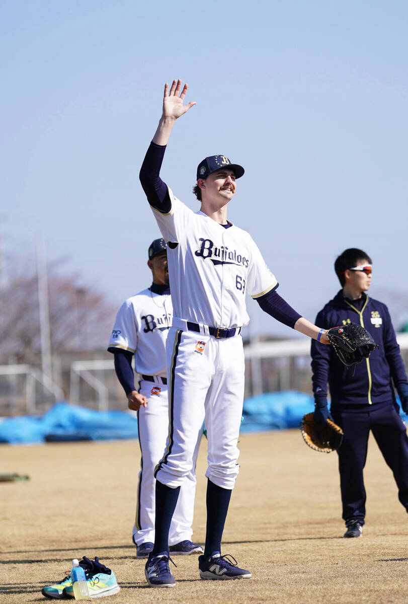 Shawn Jerry, the tallest player in major league history at 213cm