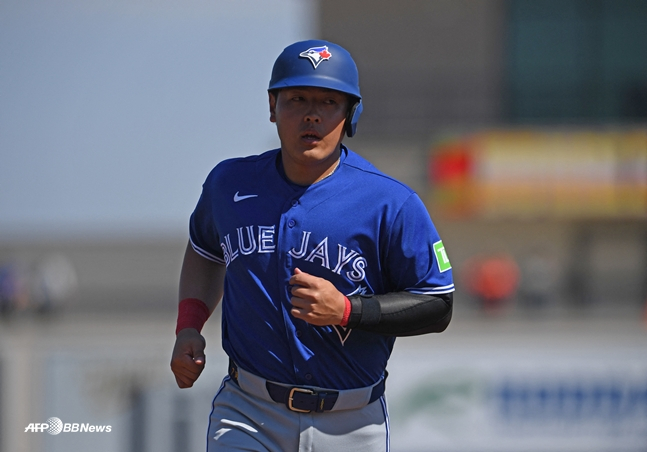 Kazuma Okamoto to play for the Toronto Blue Jays from the 2026 season. /AFPBBNews=News1