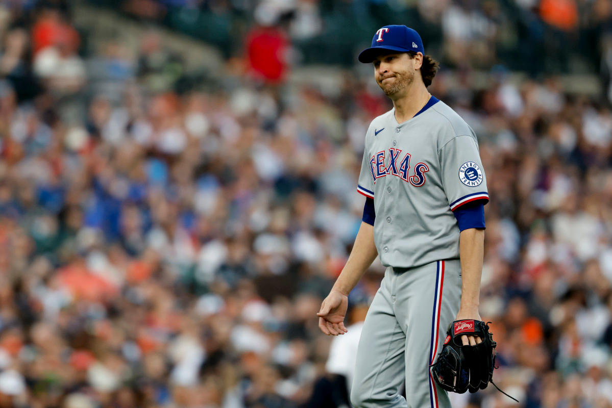 Texas Rangers starting pitcher Jacob deGrom (48)© Rick Osentoski-Imagn Images