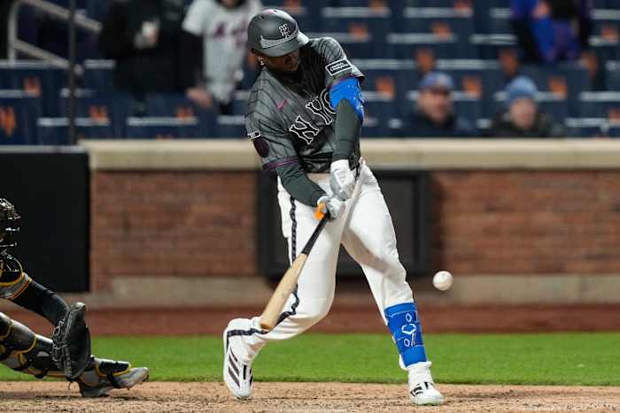 Mets rally past the Pirates 4-2 on a 3-run homer by Luis Robert Jr. in the 11th inning
