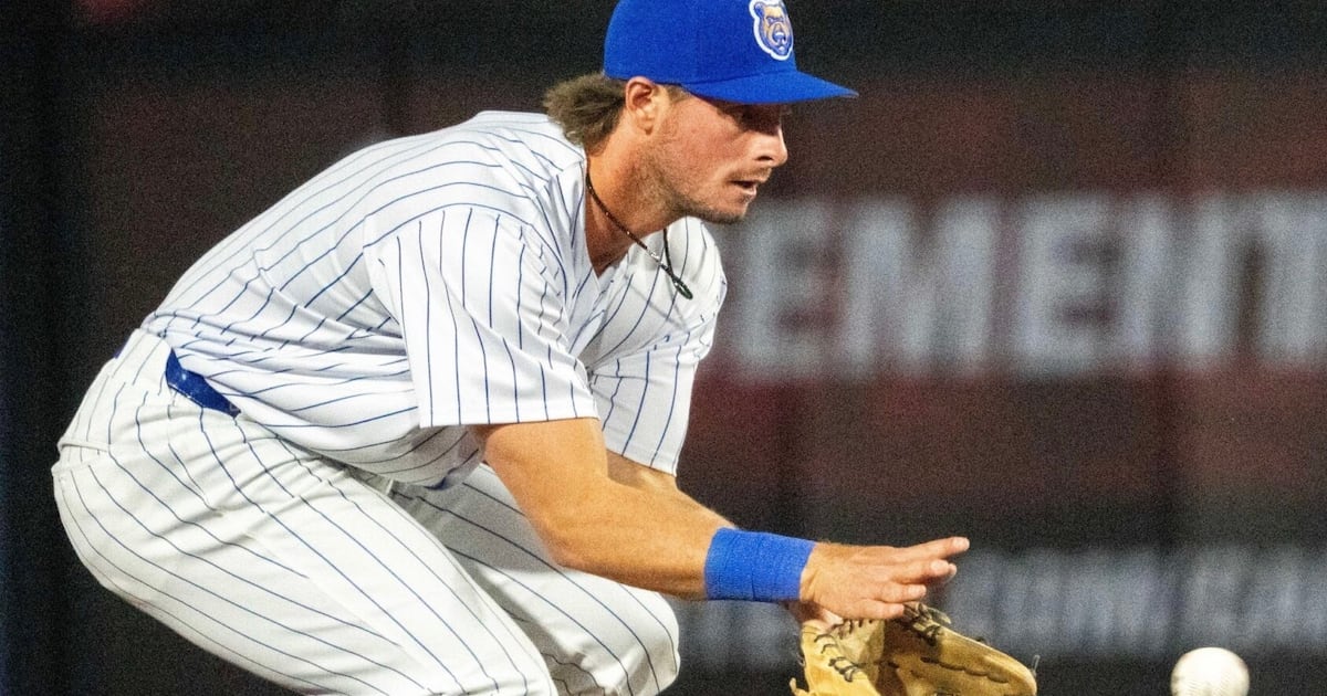 Chicago Cubs claim INF Ben Cowles back from Toronto Blue Jays off waivers