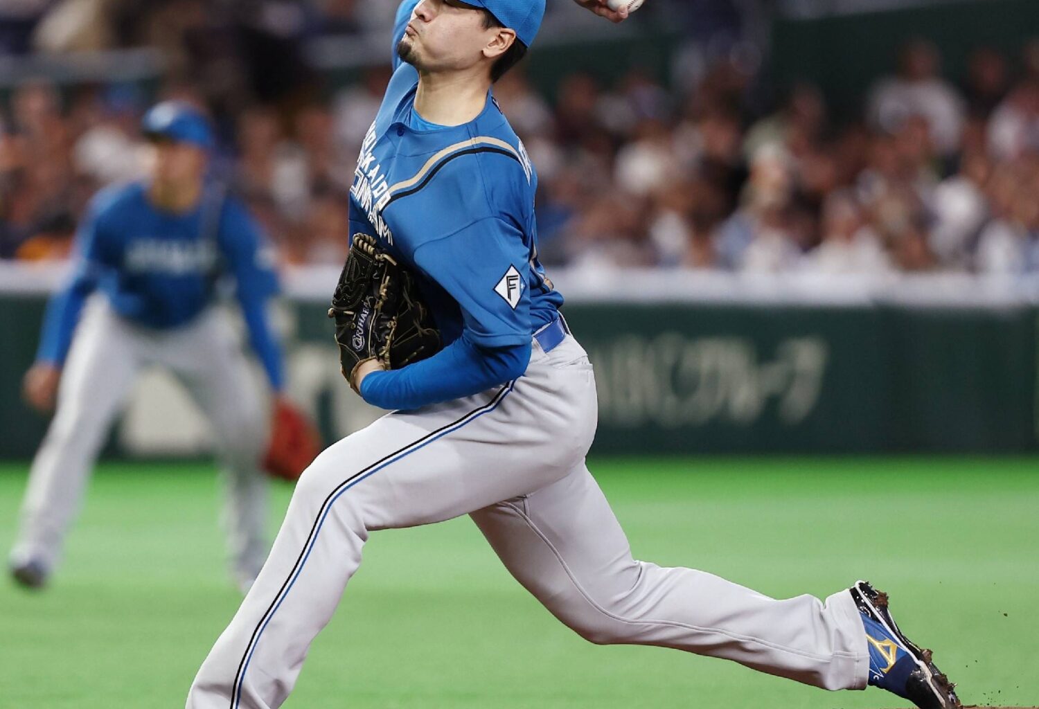 Pacific League race shaping up as Fighters-Hawks duel