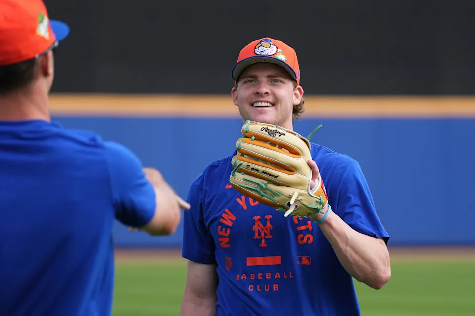 New York Mets outfielder Carson Benge (93) warms-up during spring training on Feb. 12, 2026, in Port St. Lucie, Florida.
