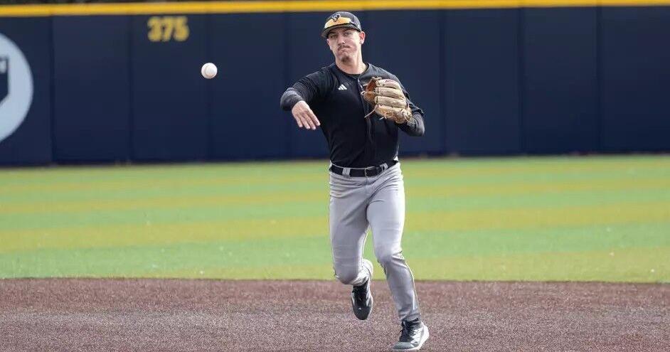 Hornets Take High Scoring Series against the Bronchos in Weekend Affair | Free