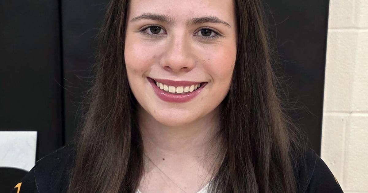 Anderson helps power Damsels past Williamsburg in opener |