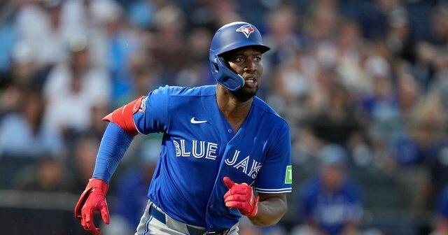 Guerrero, Kirk, Sanchez help Jays roll to 14-1 win in final game of spring training | National Sports
