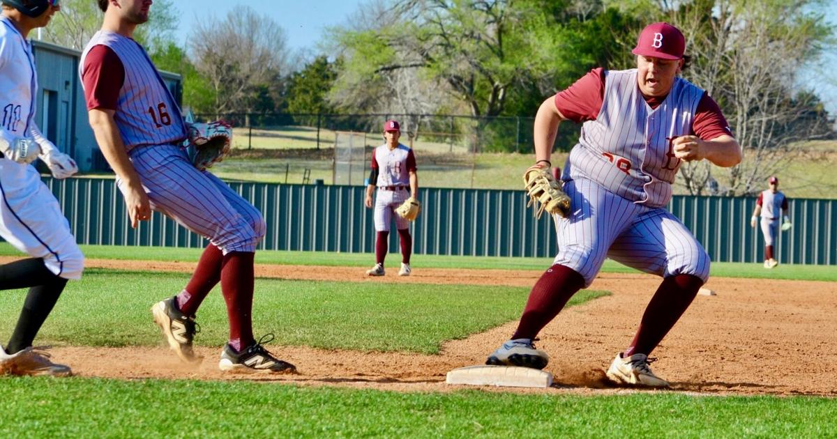 Pirates pound out 17 hits in district win; Cougars come up short | Sports