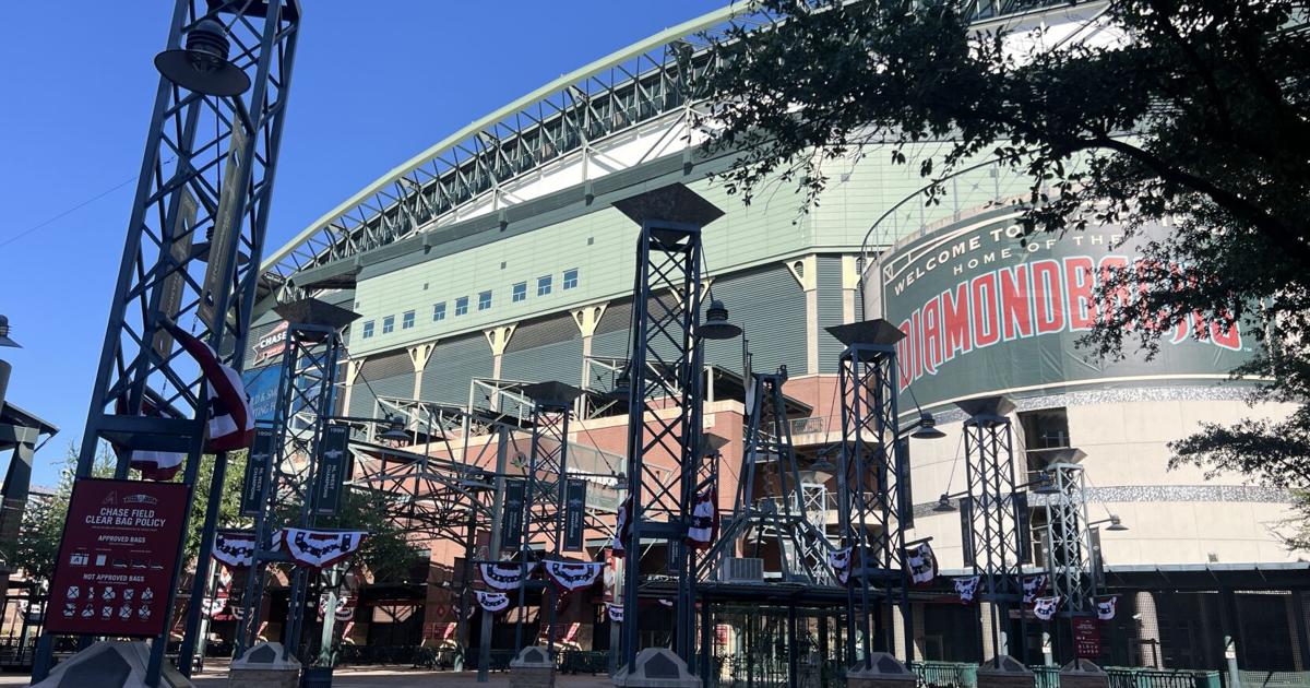 Arizona Diamondbacks season begins with fans stocking up on team gear | Sports