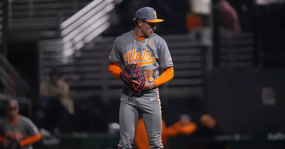 #21 Tennessee Volunteers fall 3-2 in extra innings to Vanderbilt Commodores | Local Sports
