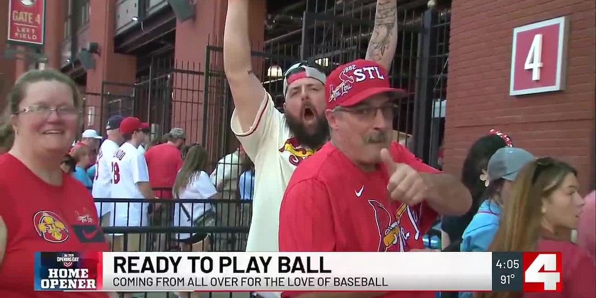 Fans flood downtown for Cardinals Opening Day