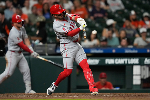 Reds host the Pirates on home winning streak