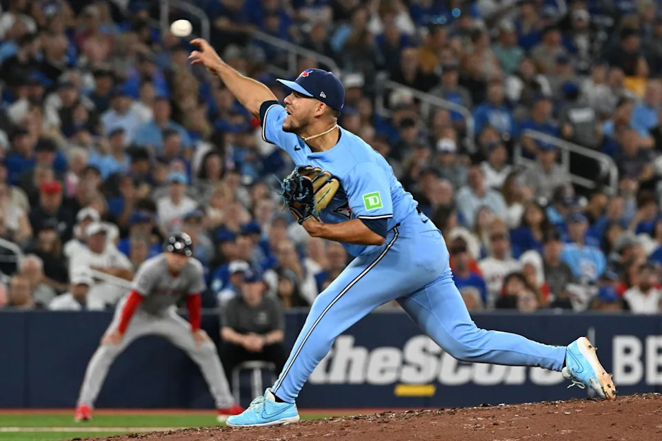 Toronto Blue Jays relief pitcher Jose Berrios (17) delivers a pitch against the Boston Red Sox in the seventh inning at Rogers Centre. Dan Hamilton-Imagn Images