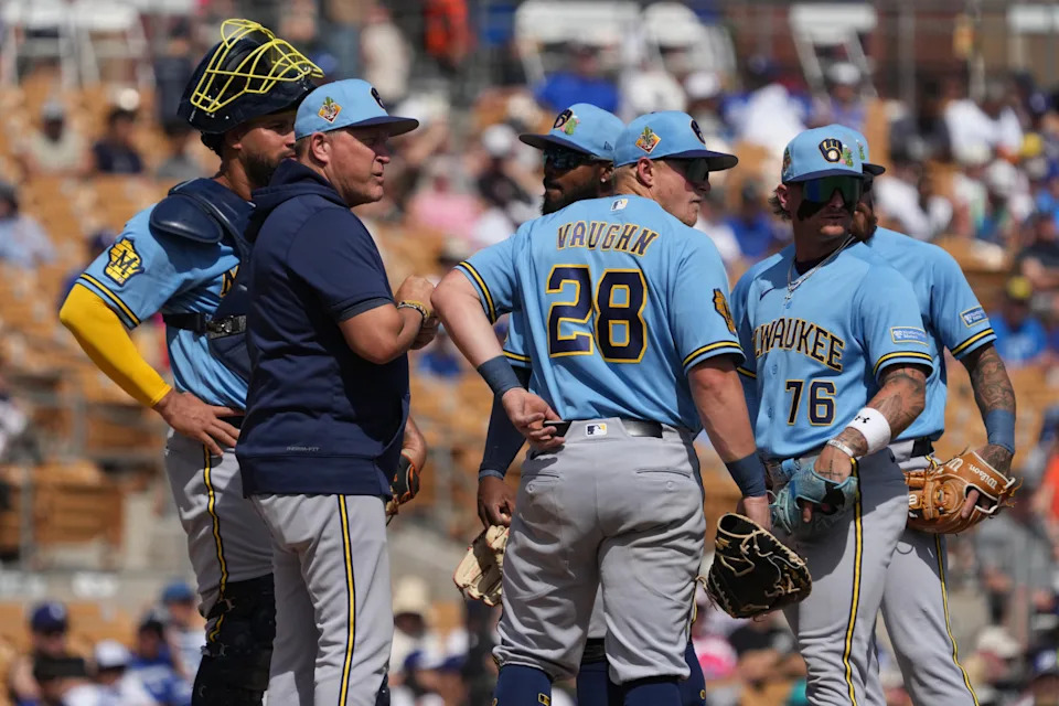 Brewers manager Pat Murphy talks to his team during the third inning of their Cactus League game against the Dodgers on March 16.