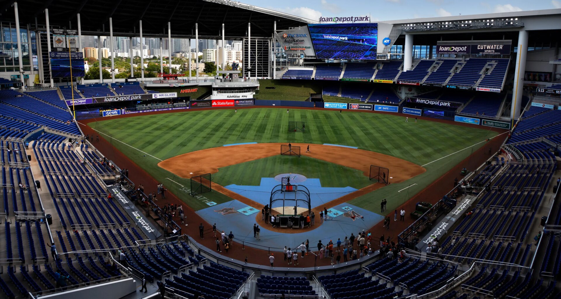 USA vs Venezuela baseball site and more loanDepot Park facts