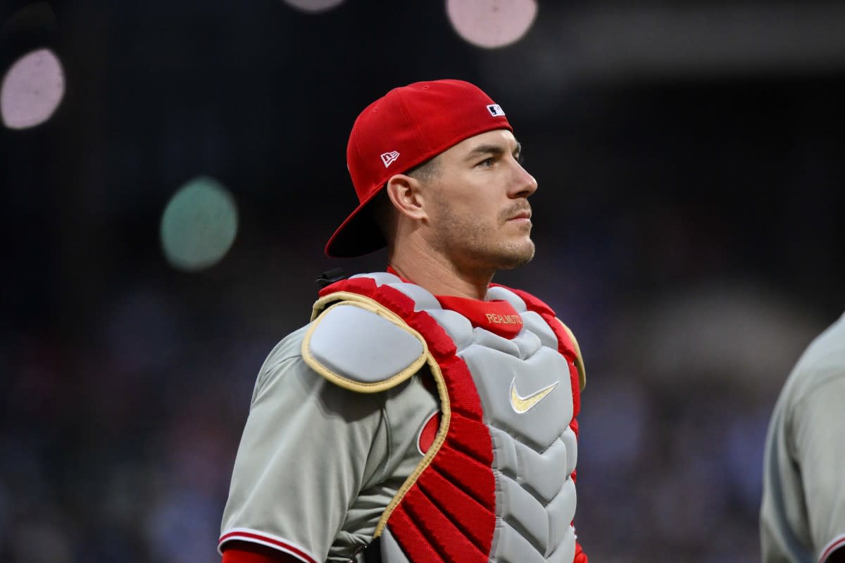 Philadelphia Phillies catcher J.T. Realmuto (10)© John Jones-Imagn Images