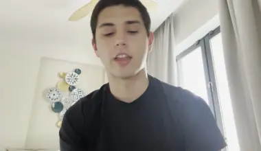 Kiefer Sherwood scores late in second period to pull Sharks closer vs. Sabres