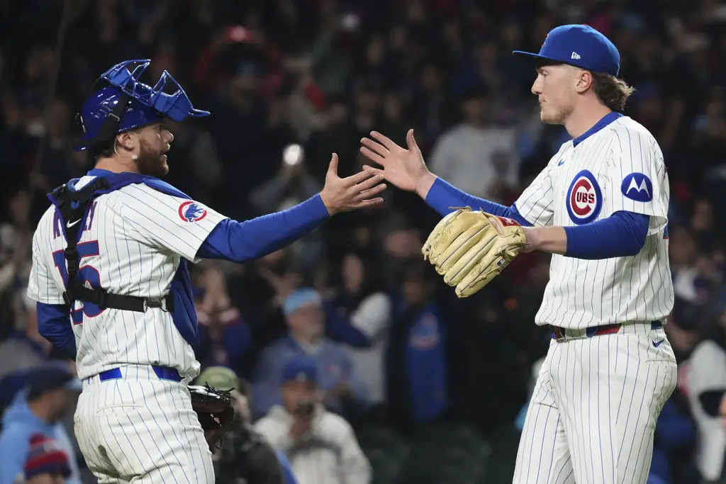 Spring Roster Trimmed to 44 as Cubs Option Roberts, Hollowell -