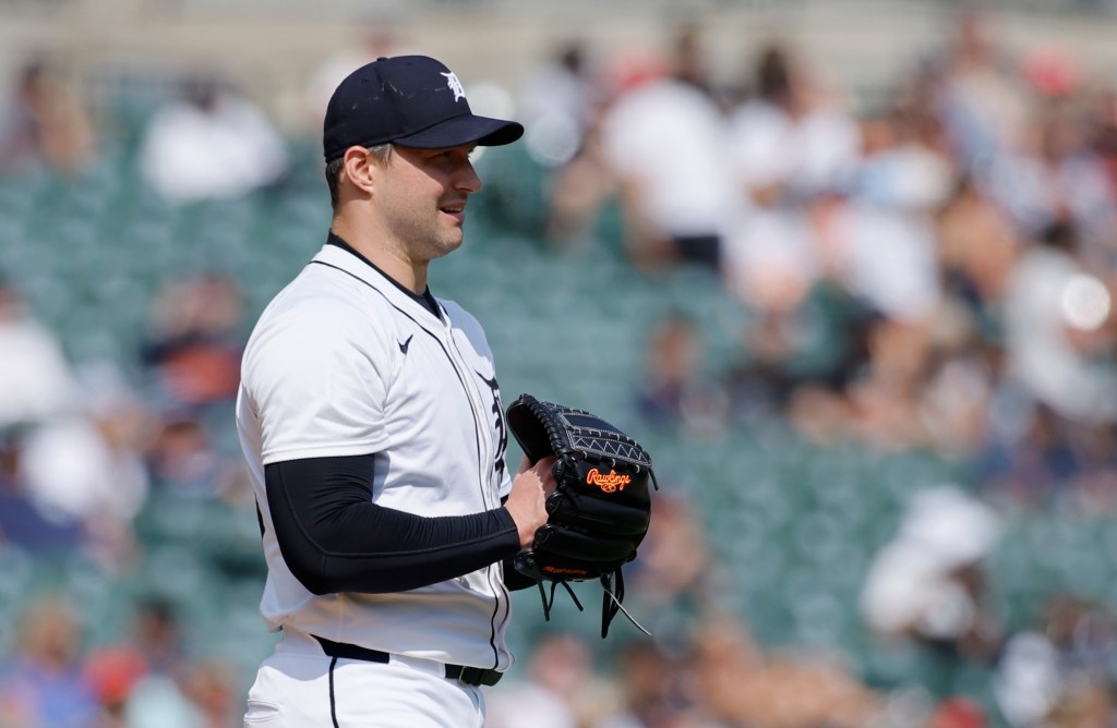 Red Sox sign ex-Yankees reliever to minor league deal (report)