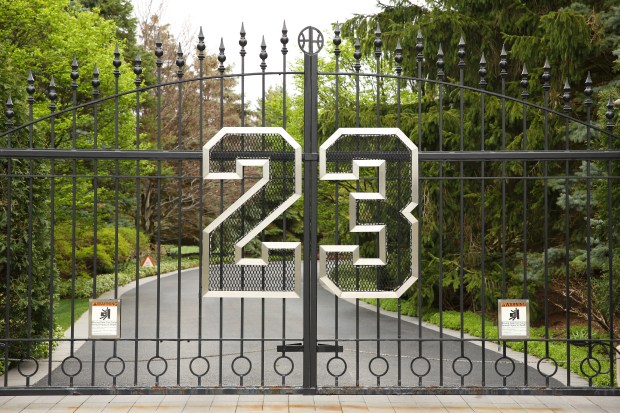The entrance gate to Michael Jordan's estate in Highland Park is seen on April 29, 2016. (Chris Walker/Chicago Tribune)