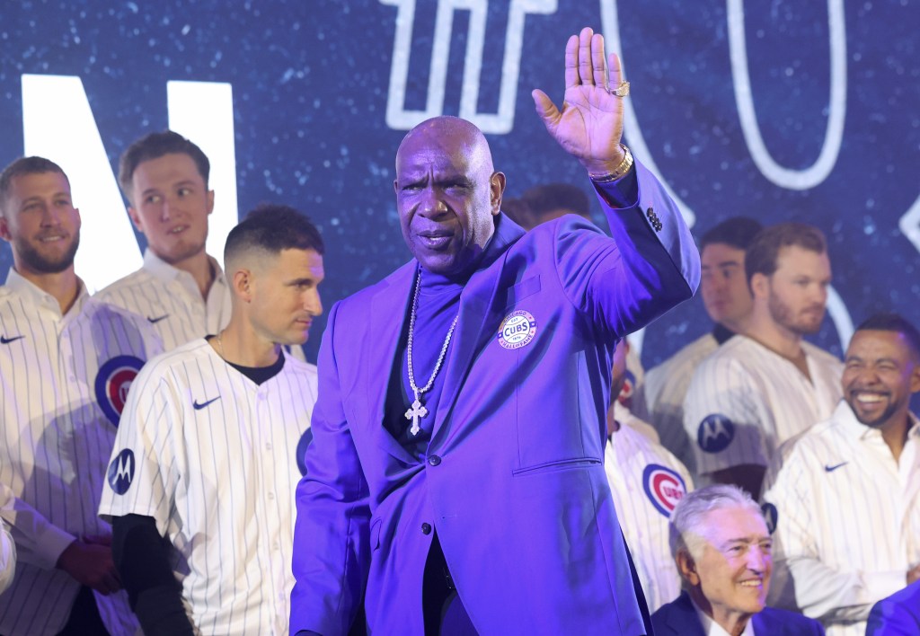 Hall of Fame cap saga ends for Cubs' Andre Dawson