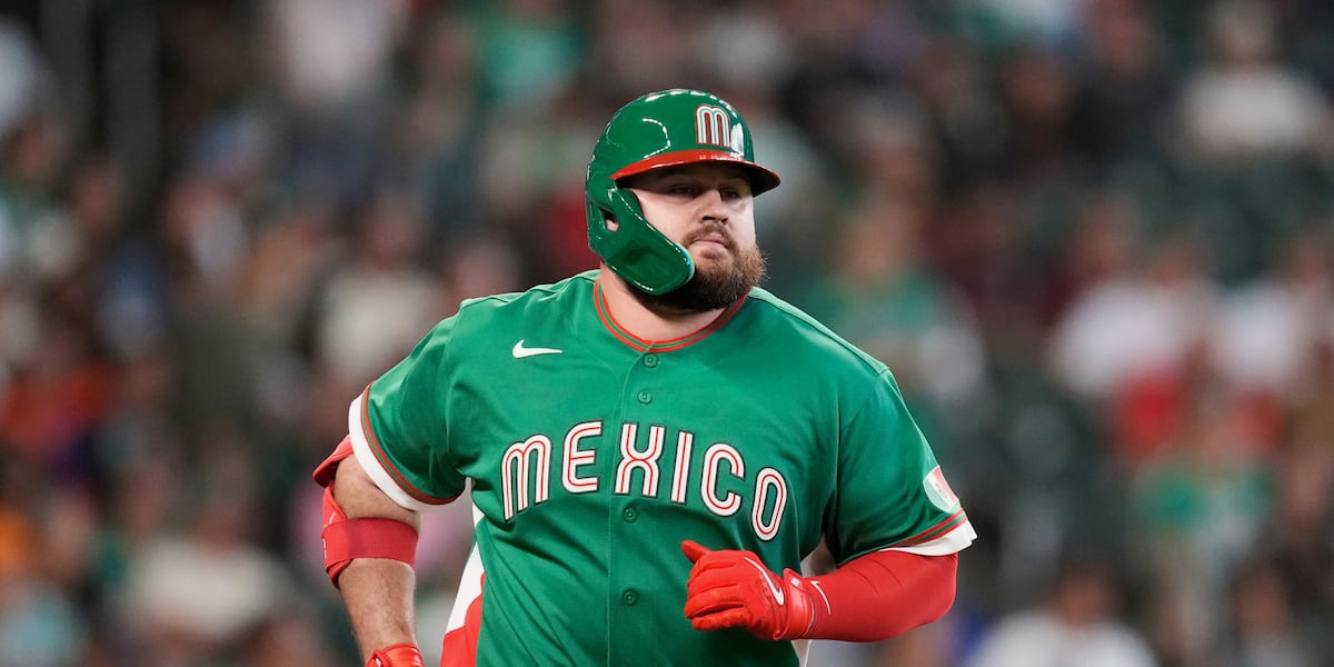 Braves sign 1B Rowdy Tellez to minor league deal, report says