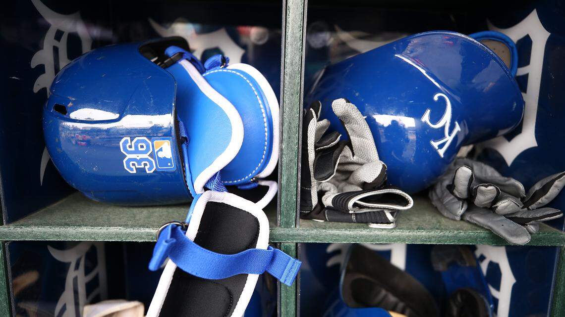 Teenage son of Kansas City Royals scout dies in car accident