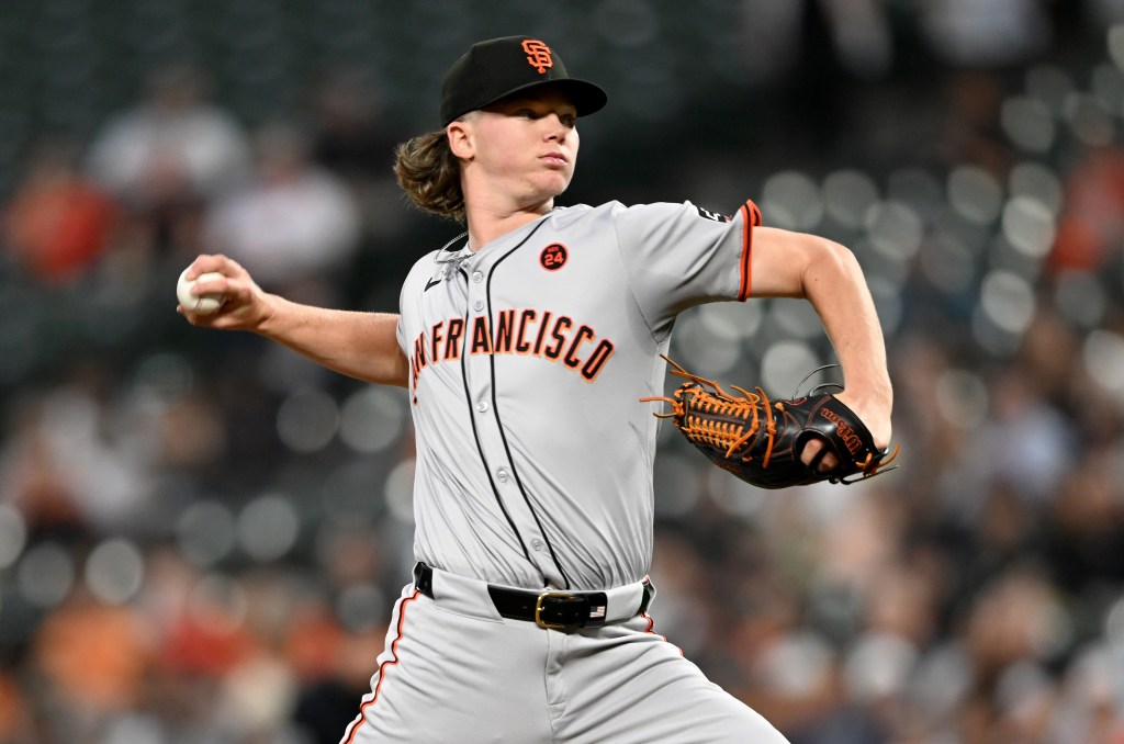 Giants pitcher Hayden Birdsong