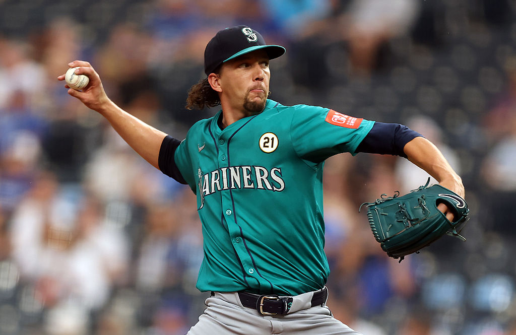 KANSAS CITY, MISSOURI - SEPTEMBER 16: Starting pitcher Logan Gilbert #36 of the Seattle Mariners pitches during the 1st inning of the game against the Kansas City Royals at Kauffman Stadium on September 16, 2025 in Kansas City, Missouri. (Photo by Jamie Squire/Getty Images)