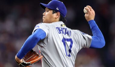 PHOENIX, ARIZONA - SEPTEMBER 23: Starter Shohei Ohtani #17 of the Los Angeles Dodgers pitches against the Arizona Diamondbacks during the third inning at Chase Field on September 23, 2025 in Phoenix, Arizona. (Photo by Chris Coduto/Getty Images)